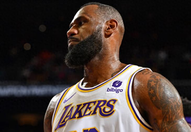 信不信由你，能当詹姆斯名人堂引荐人 翻遍NBA就4人有资格